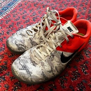 Nike Metcon camo & neon orange size 11
